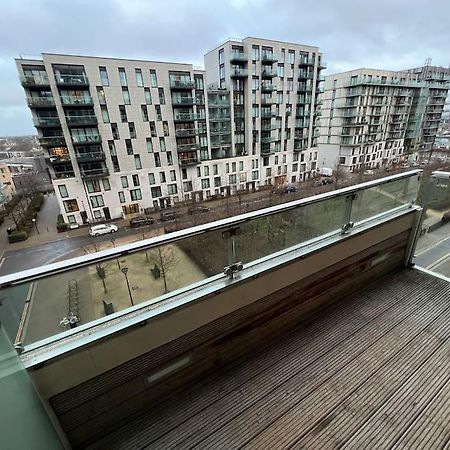 Modern 2 Bed - Olympic Park Stratford Londres Exterior foto