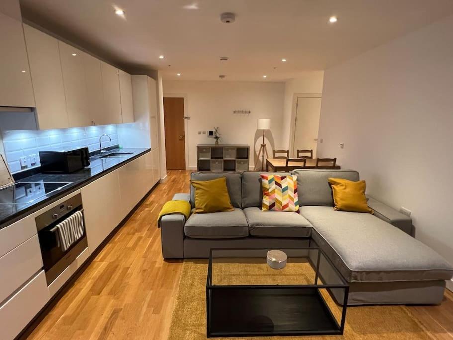 Modern 2 Bed - Olympic Park Stratford Londres Exterior foto